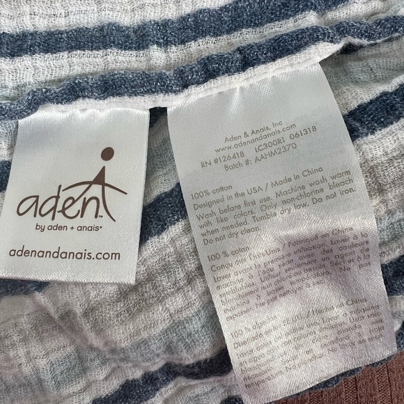 Aden & Anais muslin infant blanket wrap swaddle blue striped - Picture 2 of 2